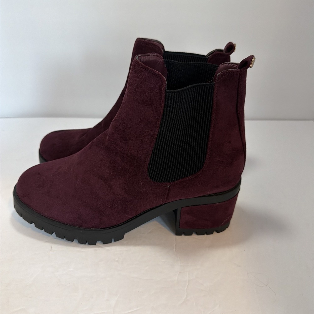 Seven7 Berlin Chelsea Boots Womens Burgundy Faux Suede Lug Sole Block Heel 10